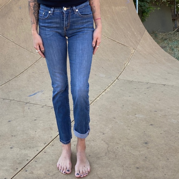 Levi’s mid rise skinny - Picture 3 of 3